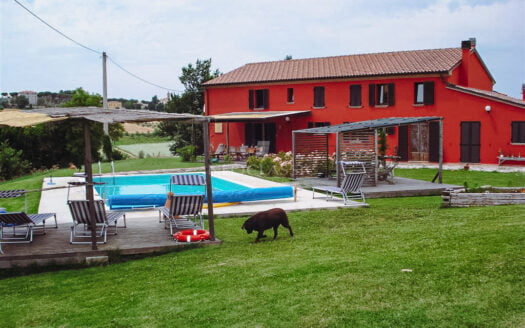 Refined Country House with Pool, Close to the Sea in Le Marche Region